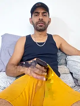 Snapshot of Alsaud1106 chatting on 03-12-25, 05:35 Alsaud1106 online show from 03-12-25, 05:35