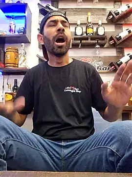 Snapshot of Alsaud1106 chatting on 03-18-25, 08:48 Alsaud1106 online show from 03-18-25, 08:48