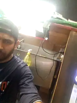 Snapshot of Alsaud1106 chatting on 12-13-25, 09:31 Alsaud1106 online show from 12-13-25, 09:31