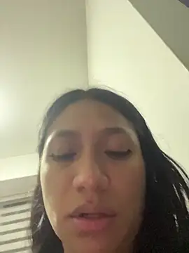 Im Little online show from 11-06-25, 01:39