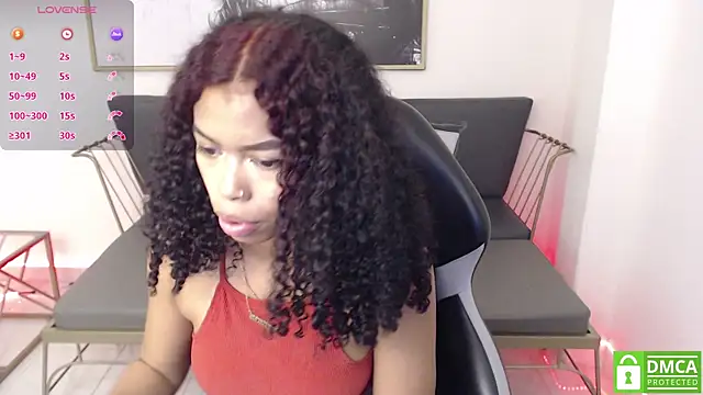 Snapshot of Shenna_brunette_ chatting on 12-29-24, 04:08 Shenna brunette online show from 12-29-24, 04:08