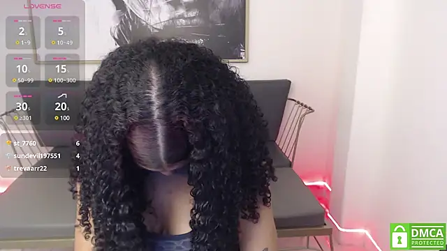 Snapshot of Shenna_brunette_ chatting on 01-17-25, 04:15 Shenna brunette online show from 01-17-25, 04:15