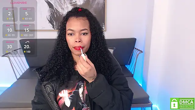 Snapshot of Shenna_brunette_ chatting on 02-07-25, 01:11 Shenna brunette online show from 02-07-25, 01:11