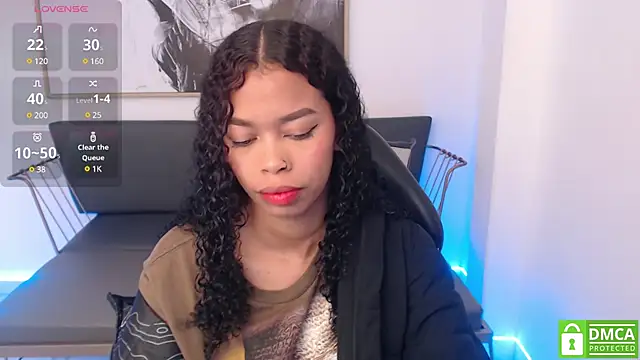 Snapshot of Shenna_brunette_ chatting on 02-10-25, 01:11 Shenna brunette online show from 02-10-25, 01:11