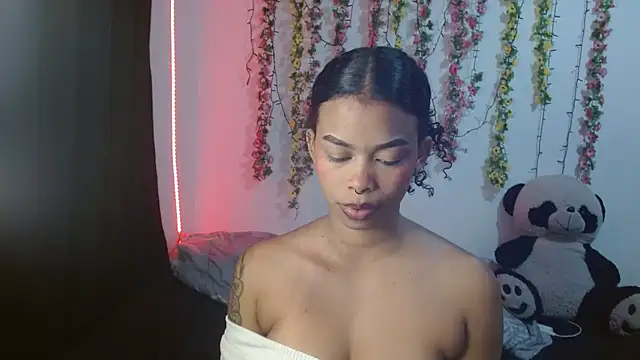 Snapshot of Shenna_brunette_ chatting on 09-22-25, 03:08 Shenna brunette online show from 09-22-25, 03:08