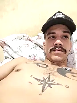 Snapshot of gatobranco001 chatting on 03-15-25, 02:56 gatobranco001 online show from 03-15-25, 02:56