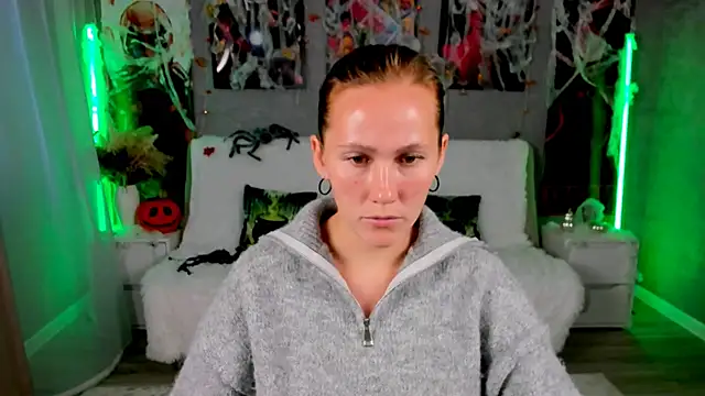 MichelleOrtis online show from 10-31-25, 12:39