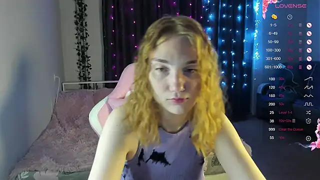 Snapshot of ReddHotPipper chatting on 12-16-24, 01:10 ReddHotPipper online show from 12-16-24, 01:10