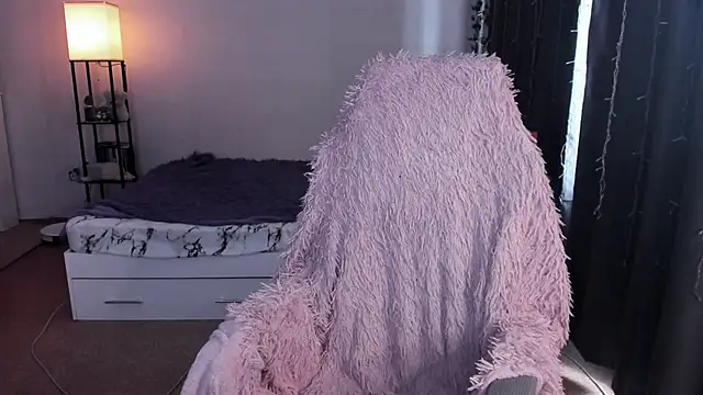 ReddHotPipper online show from 04-27-26, 03:59