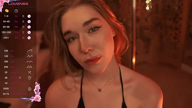 Snapshot of Smiley_Mia chatting on 09-11-25, 07:30 Smiley Mia online show from 09-11-25, 07:30