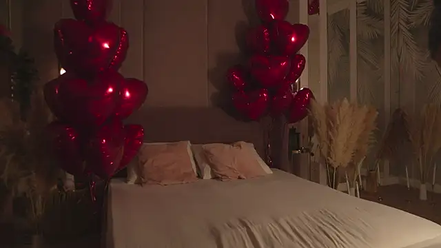 Smiley Mia online show from 02-19-26, 05:03