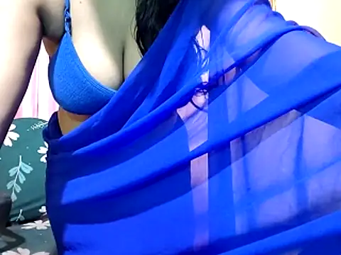 poojaxxx65 online show from 12-15-25, 11:31