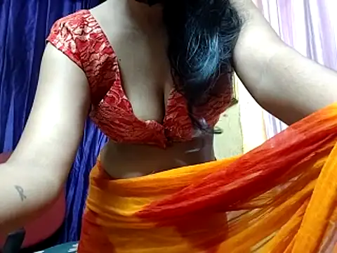 Snapshot of poojaxxx65 chatting on 05-28-26, 10:29 poojaxxx65 online show from 05-28-26, 10:29
