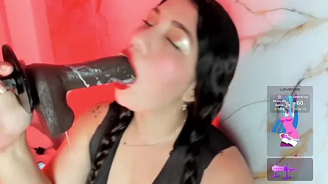 hade cute online show from 05-13-26, 06:27