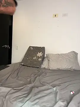 Snapshot of Drogamma chatting on 11-06-25, 12:22 Drogamma online show from 11-06-25, 12:22