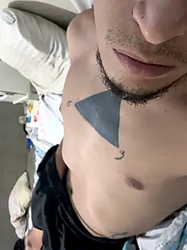 Snapshot of ArturoDelgado1 chatting on 11-12-25, 04:35 ArturoDelgado1 online show from 11-12-25, 04:35