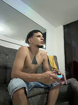 Snapshot of ArturoDelgado1 chatting on 03-06-26, 12:29 ArturoDelgado1 online show from 03-06-26, 12:29