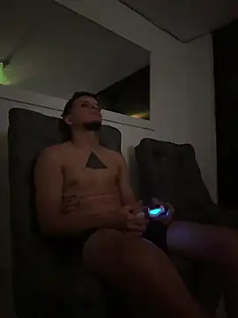 Snapshot of ArturoDelgado1 chatting on 03-07-26, 03:47 ArturoDelgado1 online show from 03-07-26, 03:47