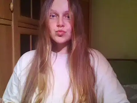 Evasapples online show from 02-05-25, 02:59