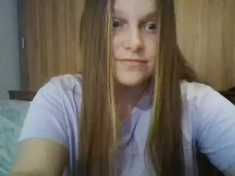 Evasapples online show from 03-15-25, 09:27