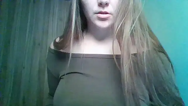 Snapshot of Evasapples chatting on 06-14-26, 02:19 Evasapples online show from 06-14-26, 02:19