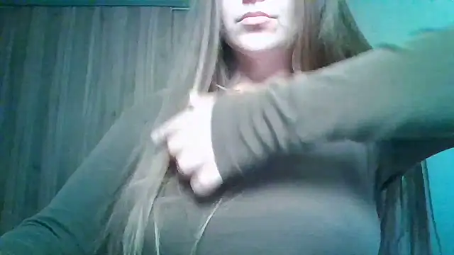 Snapshot of Evasapples chatting on 06-17-26, 09:27 Evasapples online show from 06-17-26, 09:27