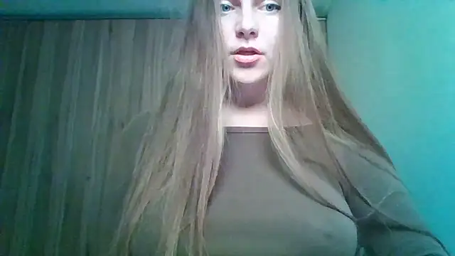 Snapshot of Evasapples chatting on 06-19-26, 08:34 Evasapples online show from 06-19-26, 08:34