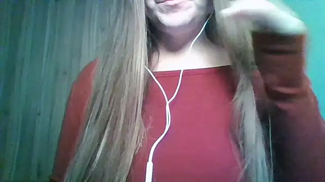 Snapshot of Evasapples chatting on 06-20-26, 08:55 Evasapples online show from 06-20-26, 08:55
