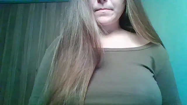 Snapshot of Evasapples chatting on 06-26-26, 01:15 Evasapples online show from 06-26-26, 01:15