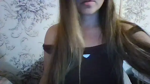 Snapshot of Evasapples chatting on 06-28-26, 06:47 Evasapples online show from 06-28-26, 06:47