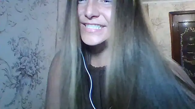 Snapshot of Evasapples chatting on 07-18-26, 05:28 Evasapples online show from 07-18-26, 05:28