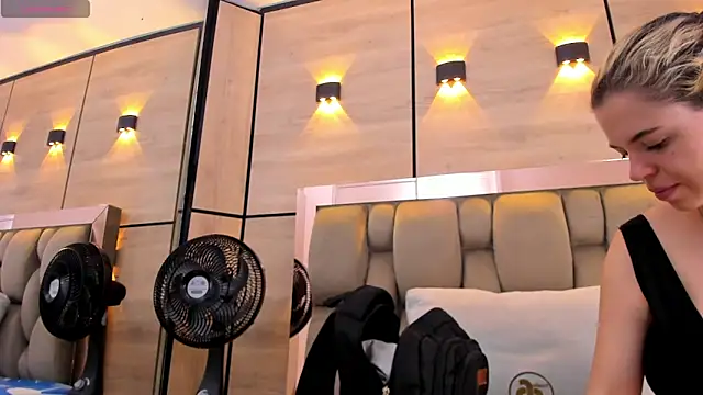 dorothy vegga online show from 11-21-25, 04:00