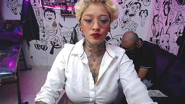 Snapshot of tatouagendecouple chatting on 02-07-25, 10:30 tatouagendecouple online show from 02-07-25, 10:30