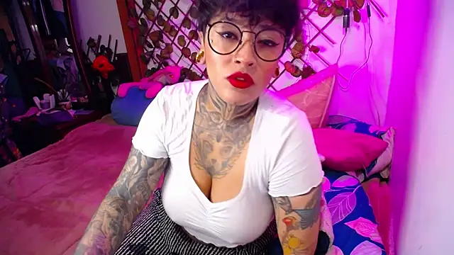 Snapshot of tatouagendecouple chatting on 09-14-25, 04:50 tatouagendecouple online show from 09-14-25, 04:50