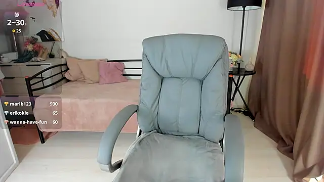 Snapshot of I_D_A chatting on 02-20-25, 07:23 I D A online show from 02-20-25, 07:23