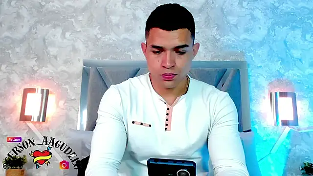 Snapshot of gerson_zt chatting on 02-10-25, 03:03 gerson zt online show from 02-10-25, 03:03