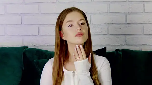 MilanaBalmain online show from 02-12-25, 04:23