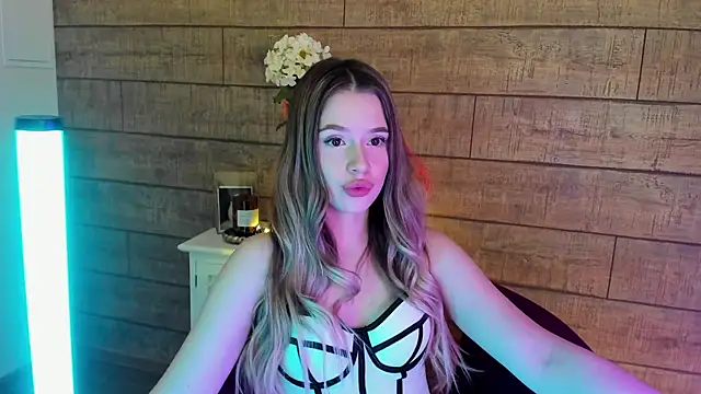 MilanaBalmain online show from 03-11-25, 12:28