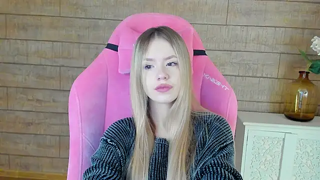 MilanaBalmain online show from 10-04-25, 04:21