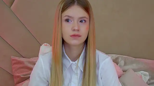 MilanaBalmain online show from 10-20-25, 04:13