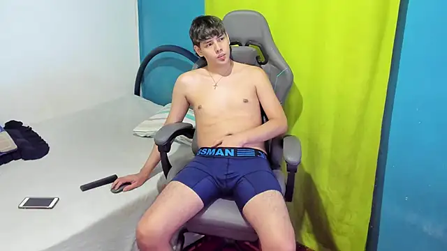 Snapshot of zackmontieel chatting on 10-22-25, 09:53 zackmontieel online show from 10-22-25, 09:53