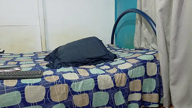 Snapshot of zackmontieel chatting on 12-19-25, 09:38 zackmontieel online show from 12-19-25, 09:38