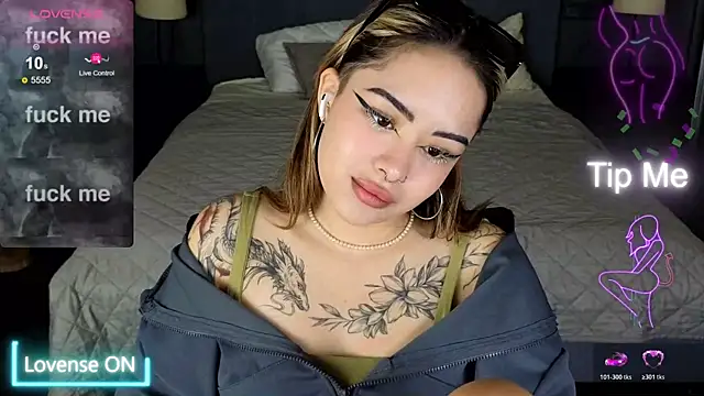 baby  kim online show from 11-30-25, 05:22