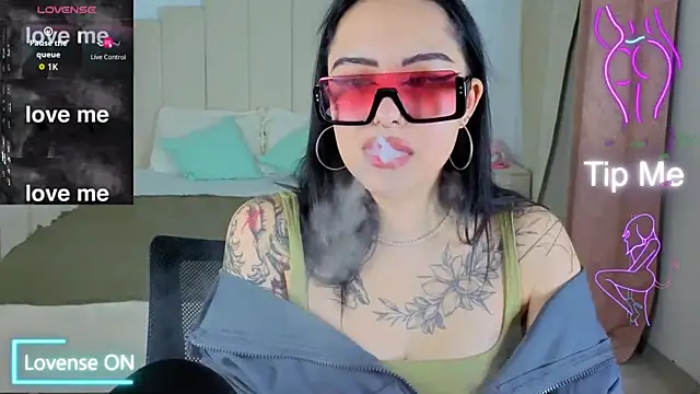 baby  kim online show from 12-18-25, 08:37