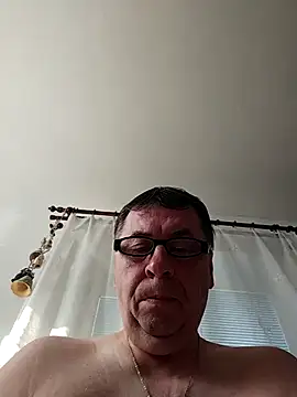 Snapshot of Lisak951 chatting on 06-26-26, 04:39 Lisak951 online show from 06-26-26, 04:39
