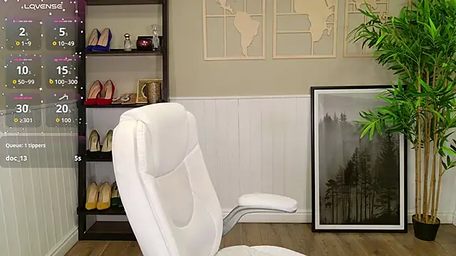 LadyLeea online show from 09-13-25, 05:18