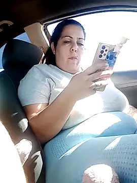 Snapshot of kittymorenita26 chatting on 02-10-25, 01:33 kittymorenita26 online show from 02-10-25, 01:33