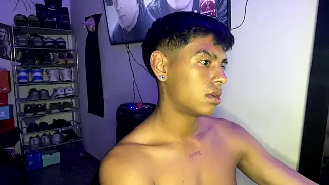 Snapshot of _Billowy_ chatting on 11-14-25, 04:33 Billowy online show from 11-14-25, 04:33