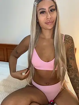 Snapshot of CoCo-Queen chatting on 02-21-26, 03:29 CoCo-Queen online show from 02-21-26, 03:29