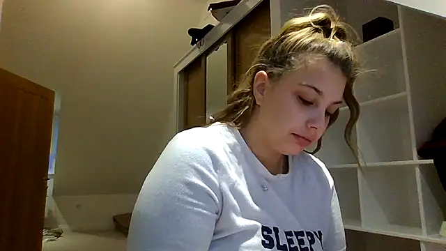 Krystal Tx online show from 10-29-25, 07:10